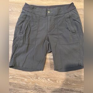 Athleta Bettona Charcoal Gray Cargo Shorts